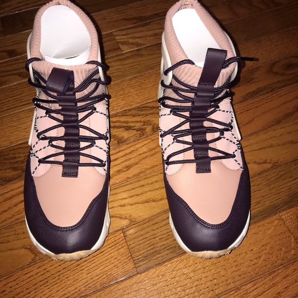 New Size 9.5 Nike Air Footscape Mid Sock Sneakers - Picture 3 of 5